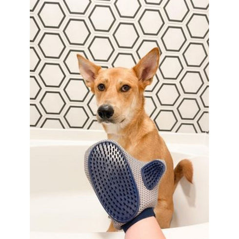 Four Paws Magic Coat Professional Series Love Glove Dog Grooming Mitt - Poudre Pet & Feed Supply 3