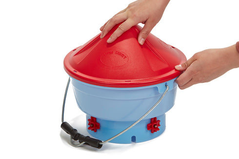 VSI Little Giant Deluxe Hen Hydrator - 1 Gallon - Poudre Pet and Feed Supply
