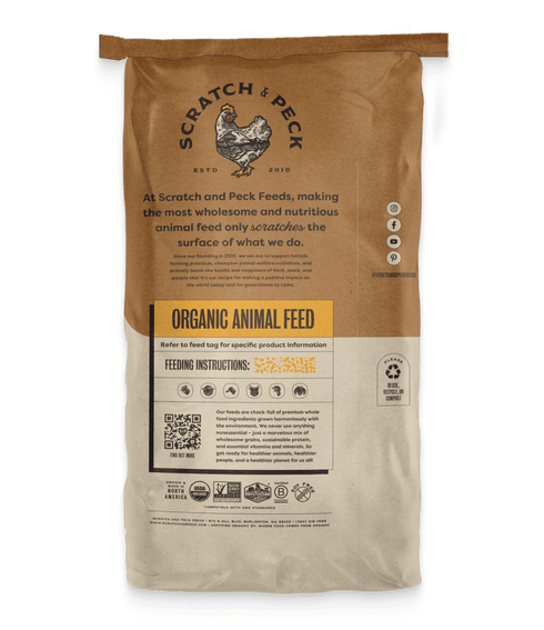Scratch & Peck Organic Layer 16% Mash + Corn for Chickens & Ducks - 40lb Bag